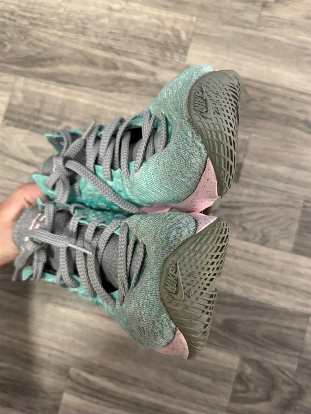 Nike LeBron 17 GS South Beach basketball shoes youth sz 5.5Y, as is